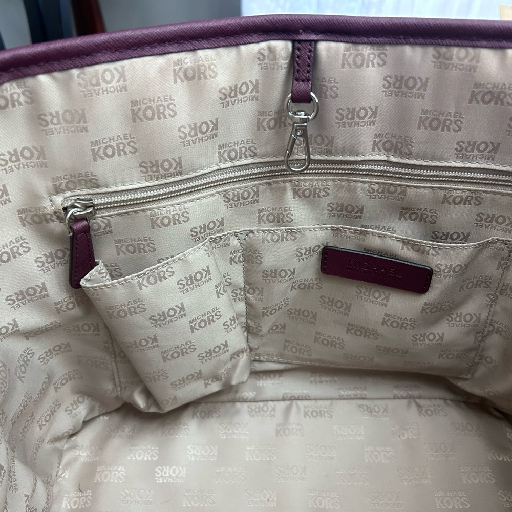Michael Kors Tote & Wallet - Picture 5 of 8